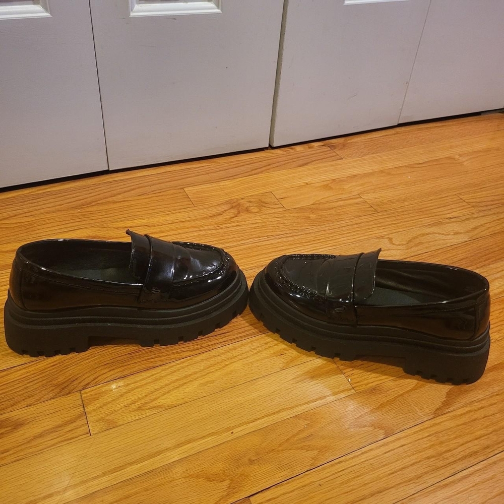 Forever 21 Black Patent Loafers - Picture 4 of 5